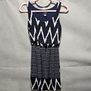 Rue21 Navy and White Zigzag Midi Dress